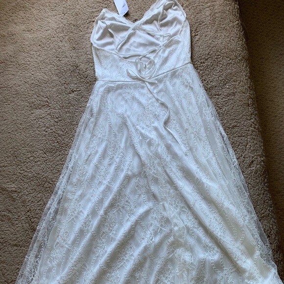 white lace dress - Picture 5 of 7